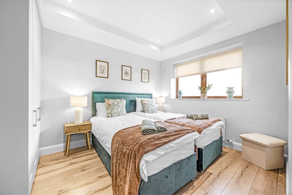 Bedroom 1, Lovely 2 Bedroom Apartment In Ashbourne
