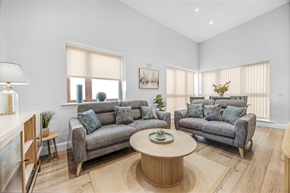 Living room, Lovely 2 Bedroom Apartment In Ashbourne