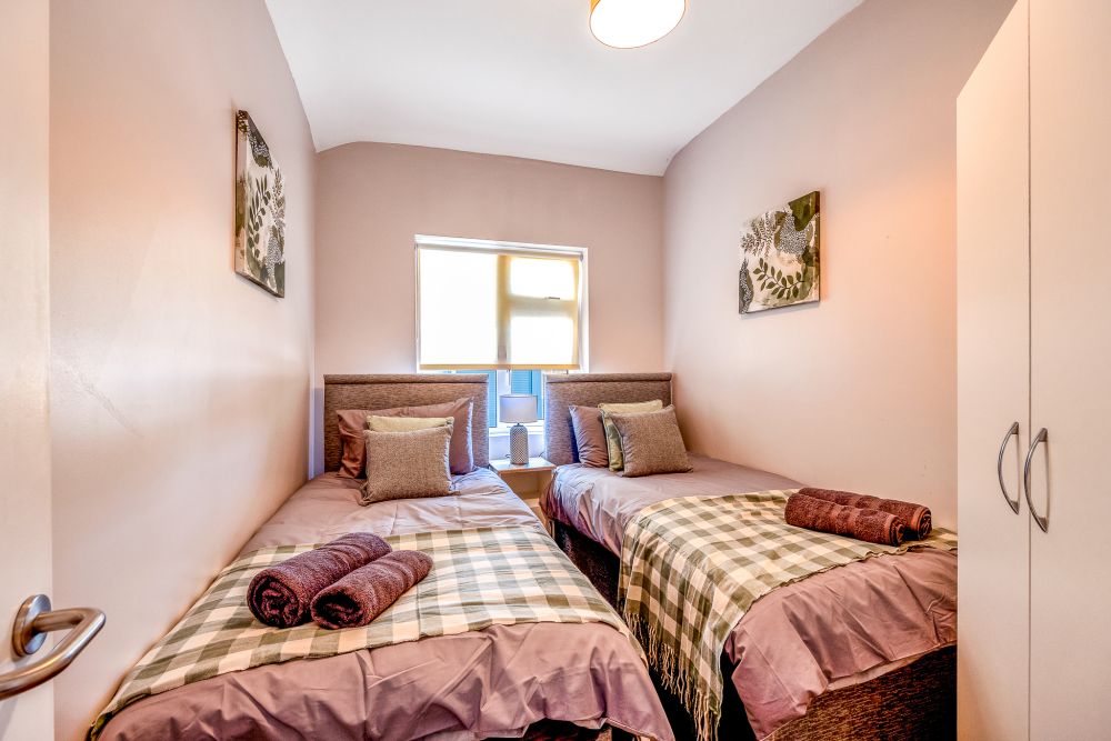 Bedroom 2, Quaint 3 Bedroom Cottage